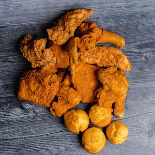 9pc Chicken & 4 Cornbread